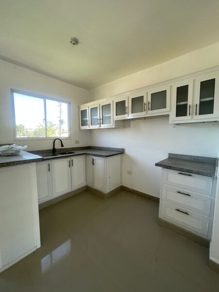 SE RENTA APARTAMENTO NUEVO EN TERCER PISO