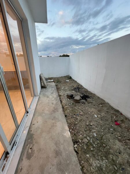 ESPECTACULAR CASA DE VENTA DE DOS NIVELES CON TERMINACIONES DE PRIMERA
