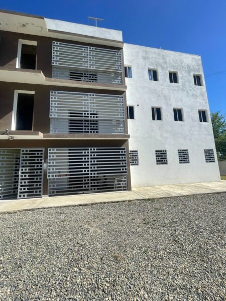 SE RENTA APARTAMENTO NUEVO EN TERCER PISO