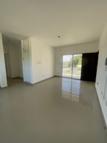 SE RENTA APARTAMENTO NUEVO EN TERCER PISO