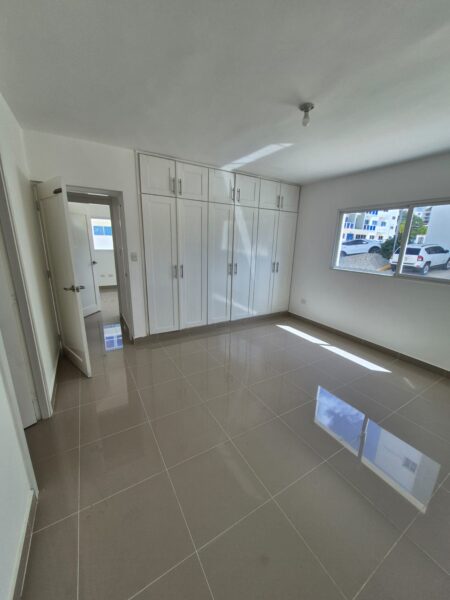 SE RENTA APARTAMENTO NUEVO EN TERCER PISO