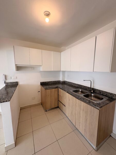 ALQUILER DE APARTAMENTO DE DOS HABITACIONES EN PROYECTO CERRADO CON AMENIDADES