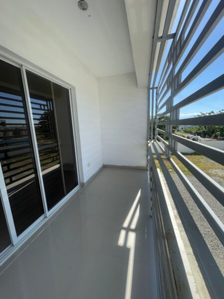 SE RENTA APARTAMENTO NUEVO EN TERCER PISO