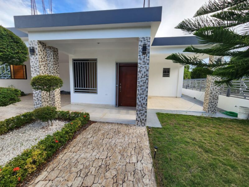 HERMOSA CASA DE VENTA EN LAS CHARCAS, SANTIAGO