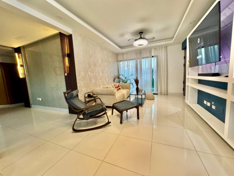 LUJOSO PENTHOUSE EN VENTA EN LOS LLANOS DE GURABO
