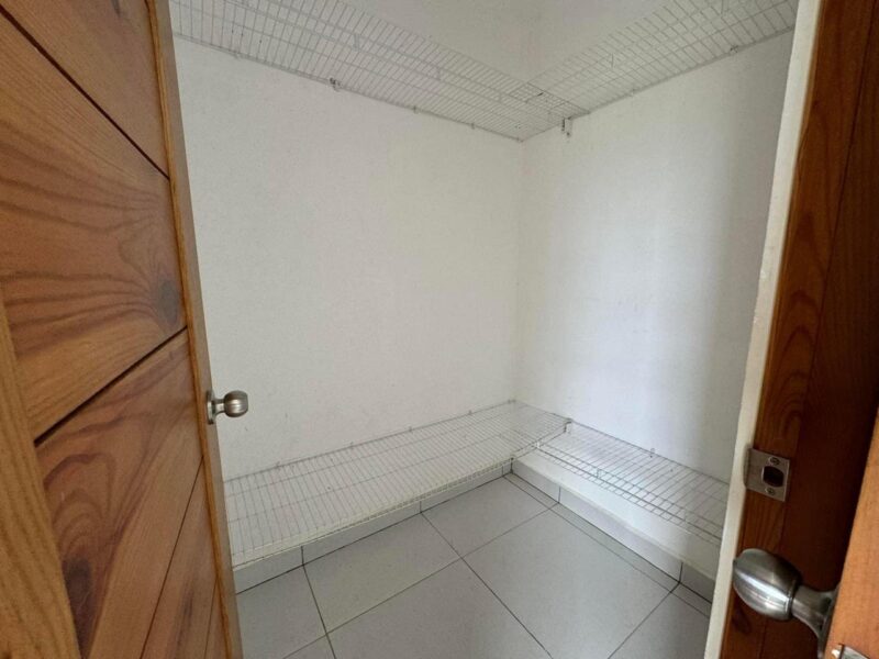 APARTAMENTO DE VENTA EN LA AUTOPISTA DUARTE 4TO NIVEL CON AZOTEA