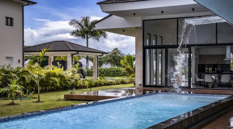 VILLA DE LUJO EN LA PRESTIGIOSA ZONA DE SOSUA
