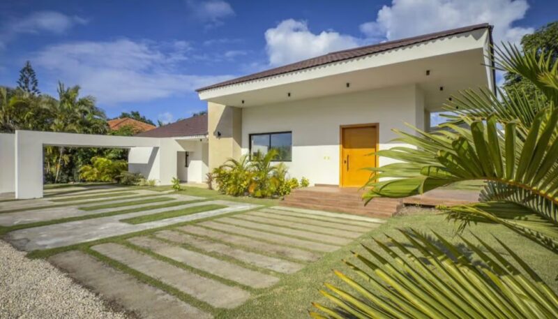 VILLA DE LUJO EN LA PRESTIGIOSA ZONA DE SOSUA