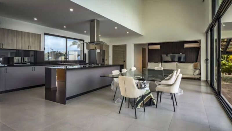 VILLA DE LUJO EN LA PRESTIGIOSA ZONA DE SOSUA