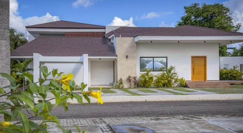 VILLA DE LUJO EN LA PRESTIGIOSA ZONA DE SOSUA
