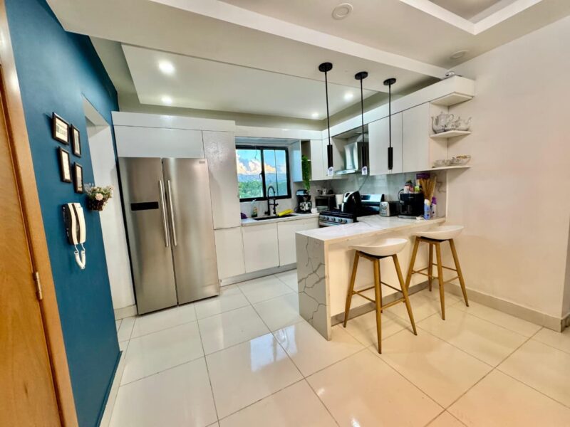 LUJOSO PENTHOUSE EN VENTA EN LOS LLANOS DE GURABO