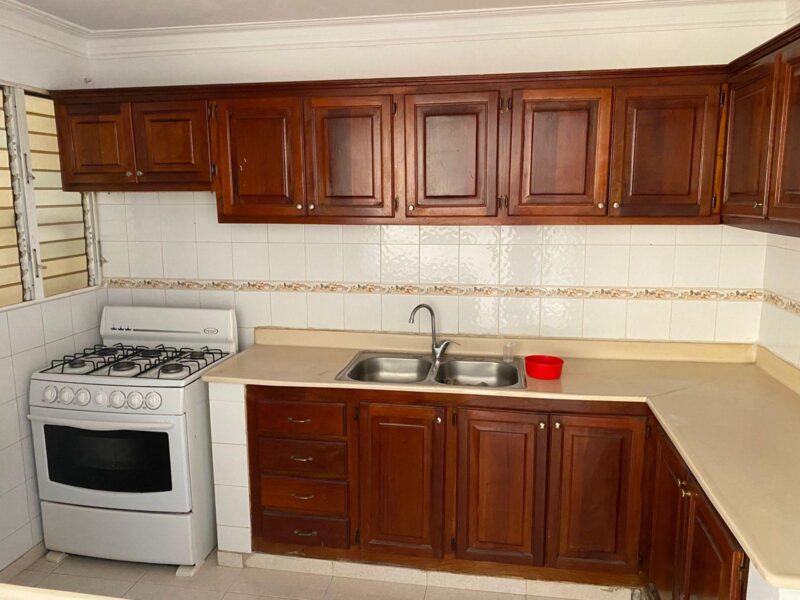 SE VENDE APARTAMENTO EN LOS LLANOS DE GURABO