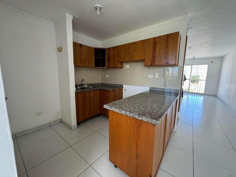 APARTAMENTO DE VENTA EN LA AUTOPISTA DUARTE 4TO NIVEL CON AZOTEA