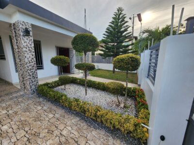 HERMOSA CASA DE VENTA EN LAS CHARCAS, SANTIAGO