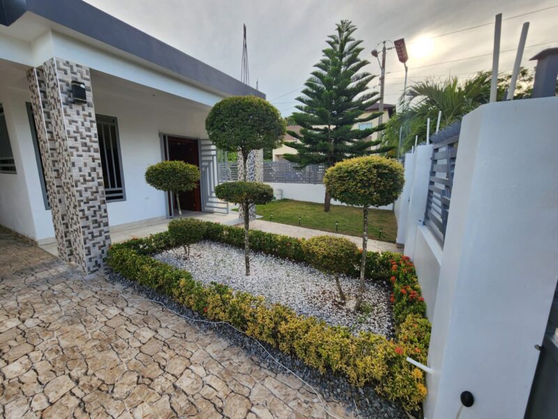 HERMOSA CASA DE VENTA EN LAS CHARCAS, SANTIAGO